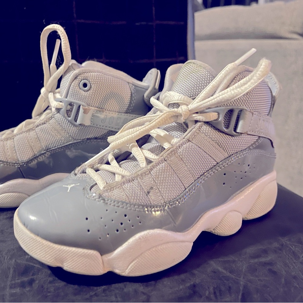 Jordan retro 11 gray